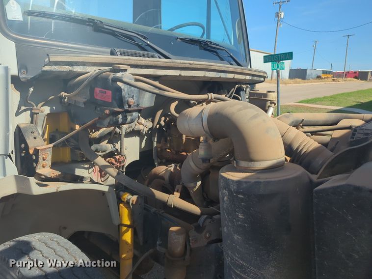 image for item NG9753 1999 Freightliner FL60 truck cab and chassis