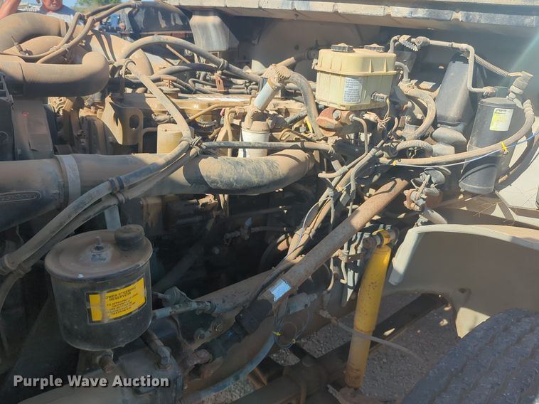 image for item NG9753 1999 Freightliner FL60 truck cab and chassis