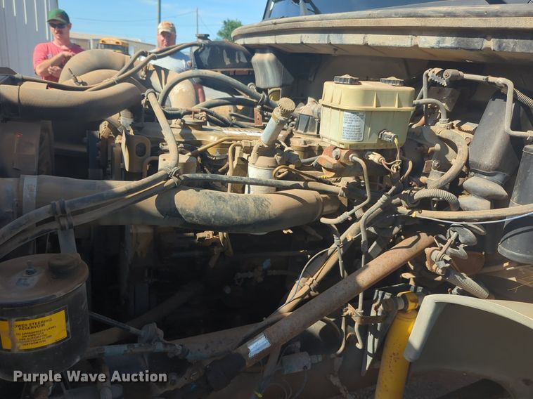 image for item NG9753 1999 Freightliner FL60 truck cab and chassis