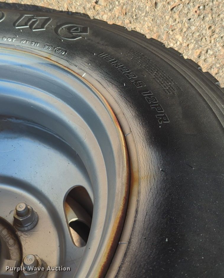 image for item NG9753 1999 Freightliner FL60 truck cab and chassis