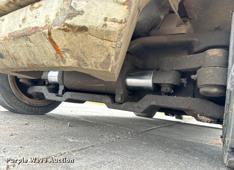 image for item NL9765 1999 Crown 50FCTT-188 forklift