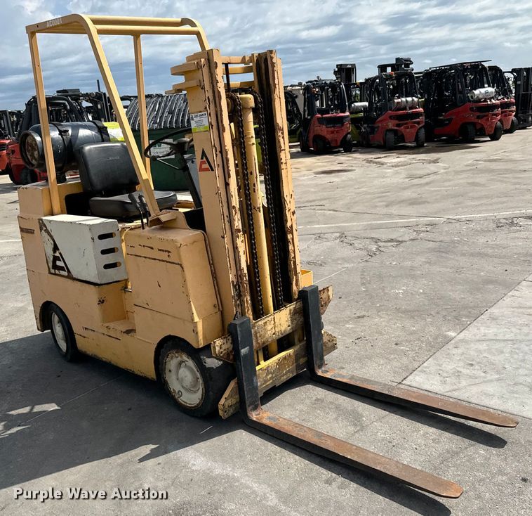 image for item NL9766 1974 Allis Chalmers  ACC40 forklift