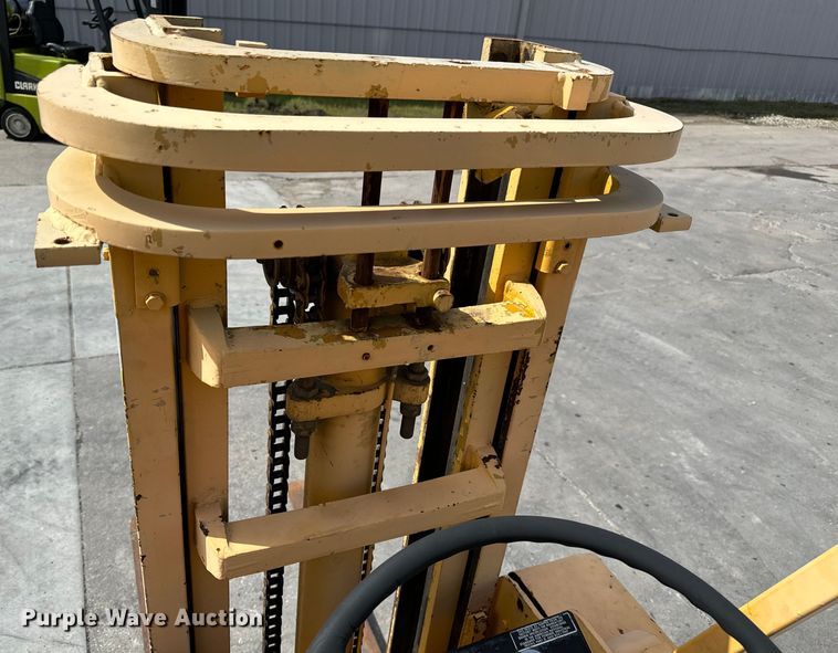 image for item NL9766 1974 Allis Chalmers  ACC40 forklift