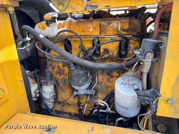 image for item NL9766 1974 Allis Chalmers  ACC40 forklift