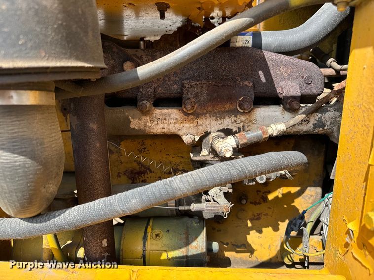 image for item NL9766 1974 Allis Chalmers  ACC40 forklift