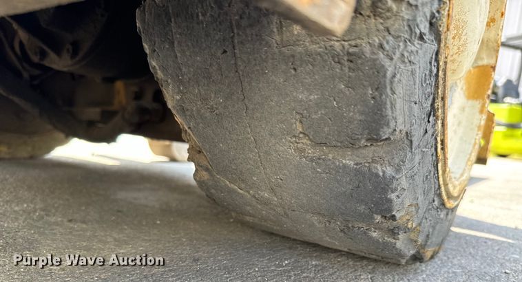 image for item NL9766 1974 Allis Chalmers  ACC40 forklift