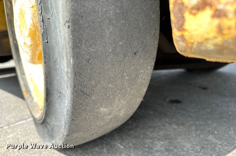 image for item NL9766 1974 Allis Chalmers  ACC40 forklift