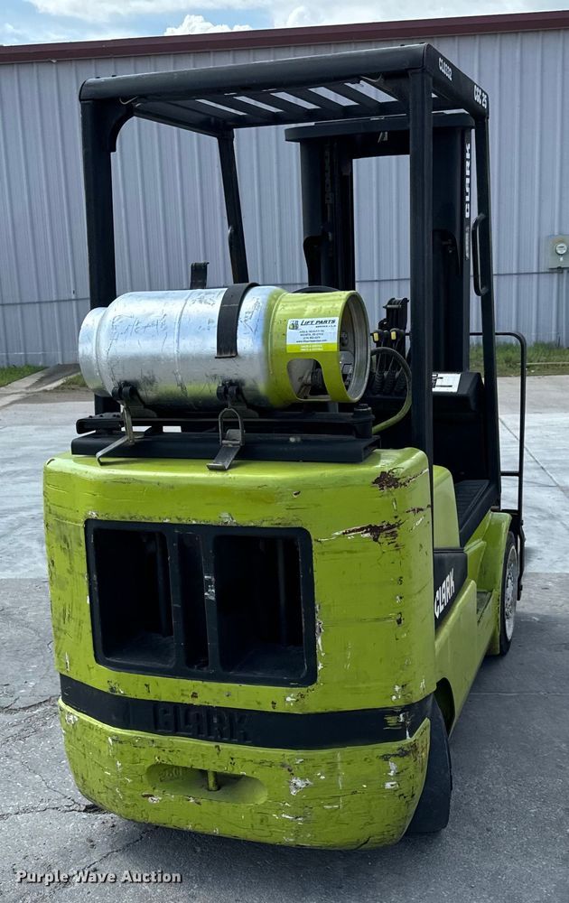 image for item NL9767 Clark CGC25 forklift