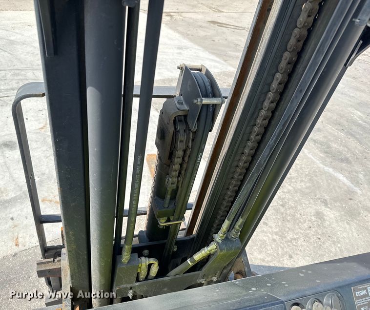 image for item NL9767 Clark CGC25 forklift