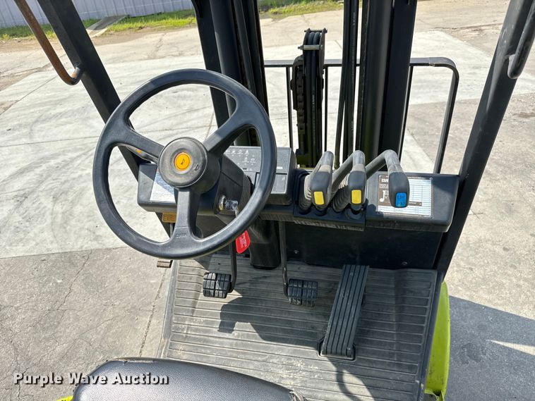 image for item NL9767 Clark CGC25 forklift