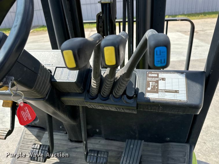 image for item NL9767 Clark CGC25 forklift