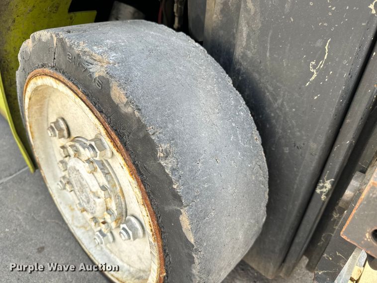 image for item NL9767 Clark CGC25 forklift