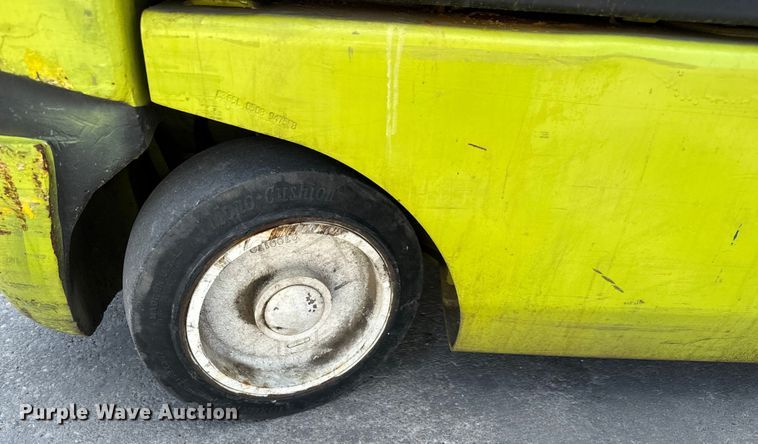 image for item NL9767 Clark CGC25 forklift