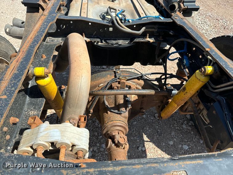 image for item NL9800 2013 Ford F550 Super Duty XL Crew Cab truck cab and chassis