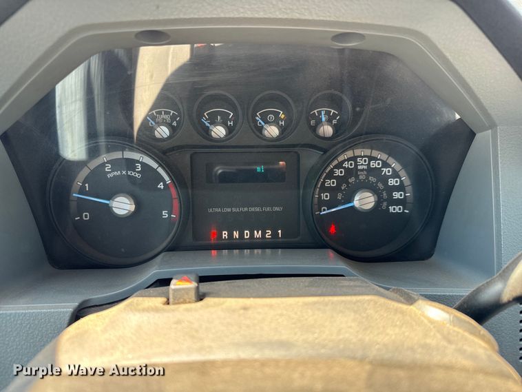 image for item NL9800 2013 Ford F550 Super Duty XL Crew Cab truck cab and chassis