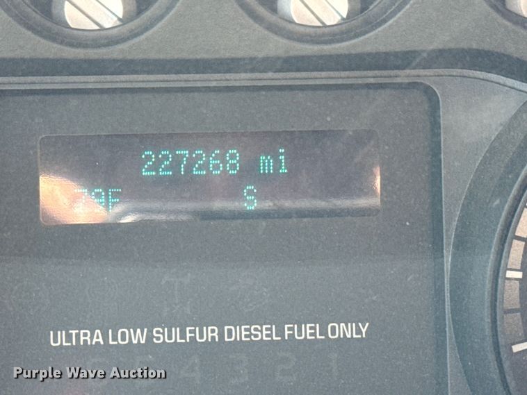 image for item NL9800 2013 Ford F550 Super Duty XL Crew Cab truck cab and chassis