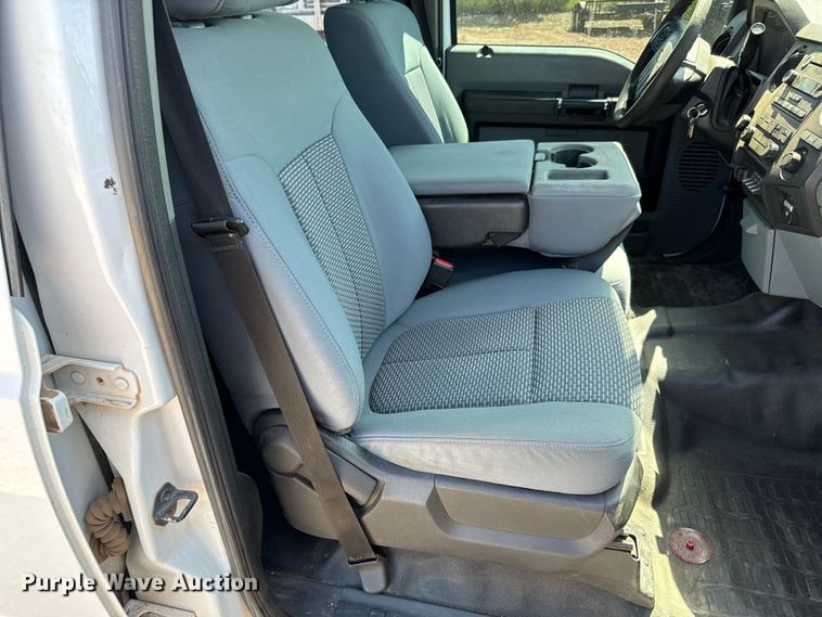 image for item NL9800 2013 Ford F550 Super Duty XL Crew Cab truck cab and chassis