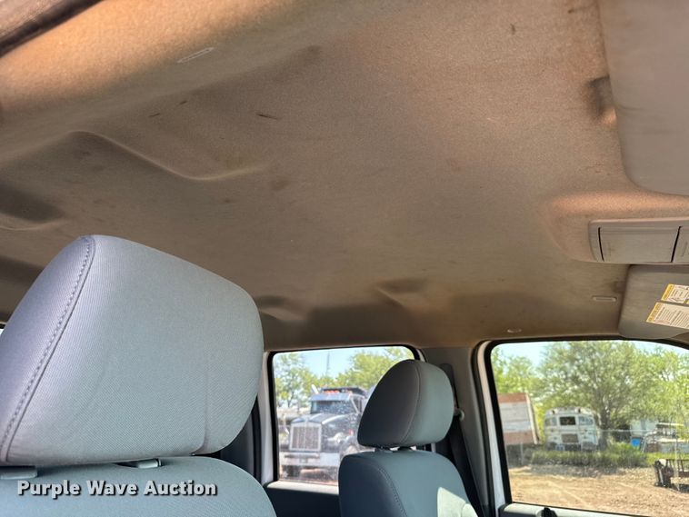 image for item NL9800 2013 Ford F550 Super Duty XL Crew Cab truck cab and chassis