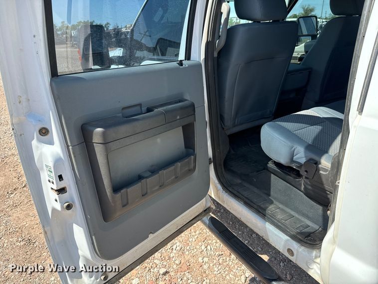 image for item NL9800 2013 Ford F550 Super Duty XL Crew Cab truck cab and chassis