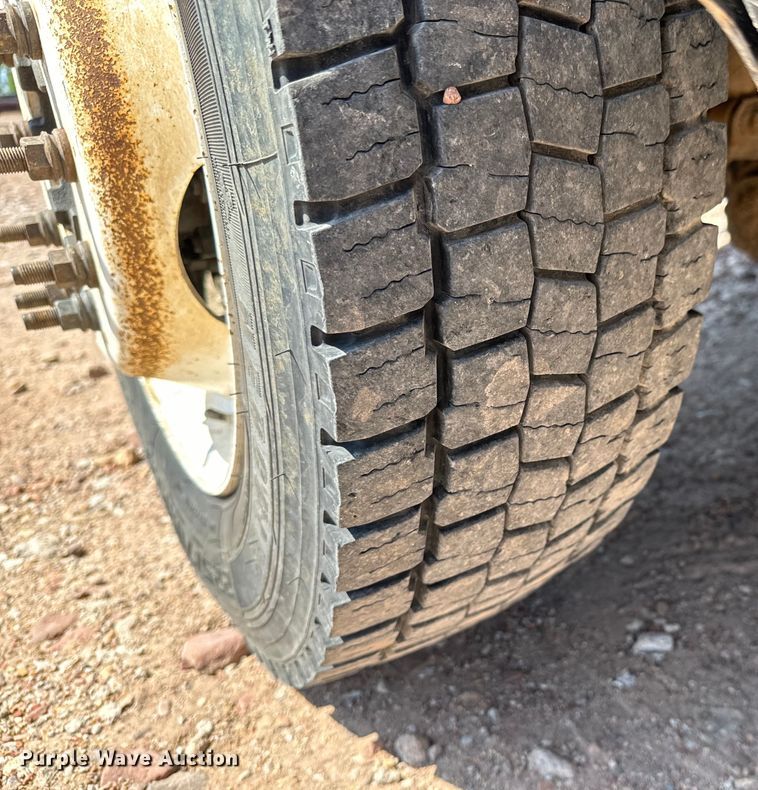 image for item NL9800 2013 Ford F550 Super Duty XL Crew Cab truck cab and chassis