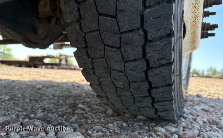 image for item NL9800 2013 Ford F550 Super Duty XL Crew Cab truck cab and chassis