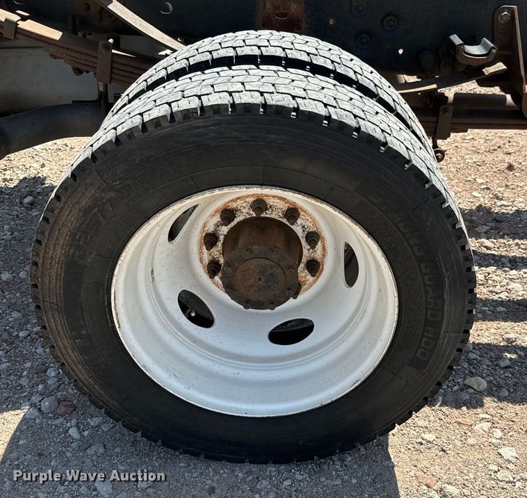 image for item NL9800 2013 Ford F550 Super Duty XL Crew Cab truck cab and chassis