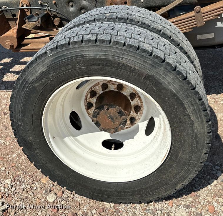 image for item NL9800 2013 Ford F550 Super Duty XL Crew Cab truck cab and chassis