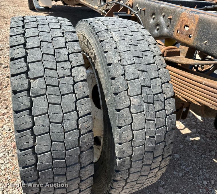 image for item NL9800 2013 Ford F550 Super Duty XL Crew Cab truck cab and chassis