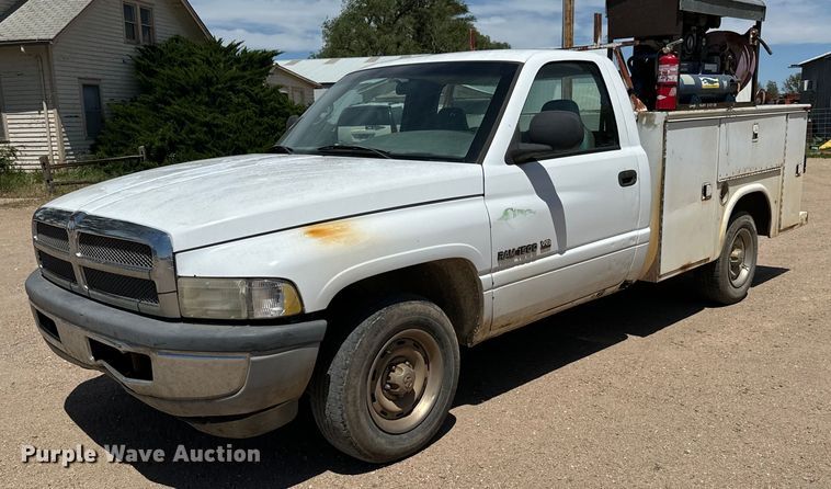 image for item NL9810 2001 Dodge Ram 1500 utility bed pickup truck