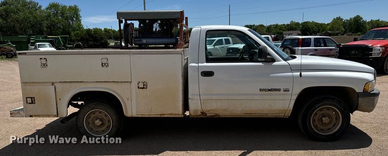 image for item NL9810 2001 Dodge Ram 1500 utility bed pickup truck