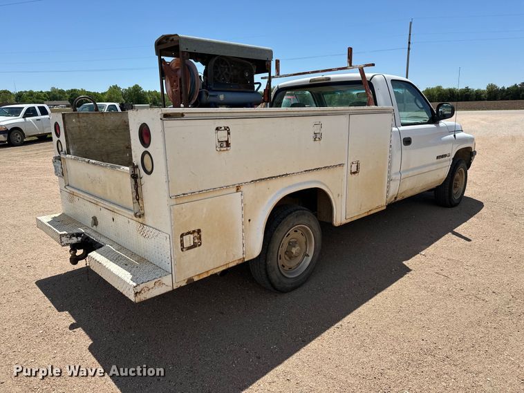 image for item NL9810 2001 Dodge Ram 1500 utility bed pickup truck