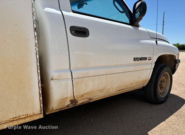 image for item NL9810 2001 Dodge Ram 1500 utility bed pickup truck