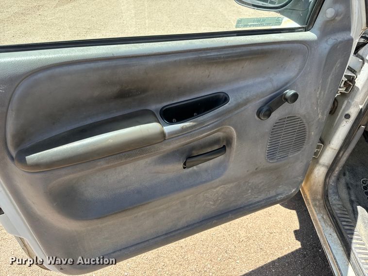 image for item NL9810 2001 Dodge Ram 1500 utility bed pickup truck