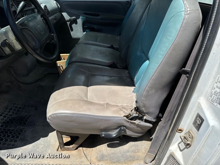 image for item NL9810 2001 Dodge Ram 1500 utility bed pickup truck