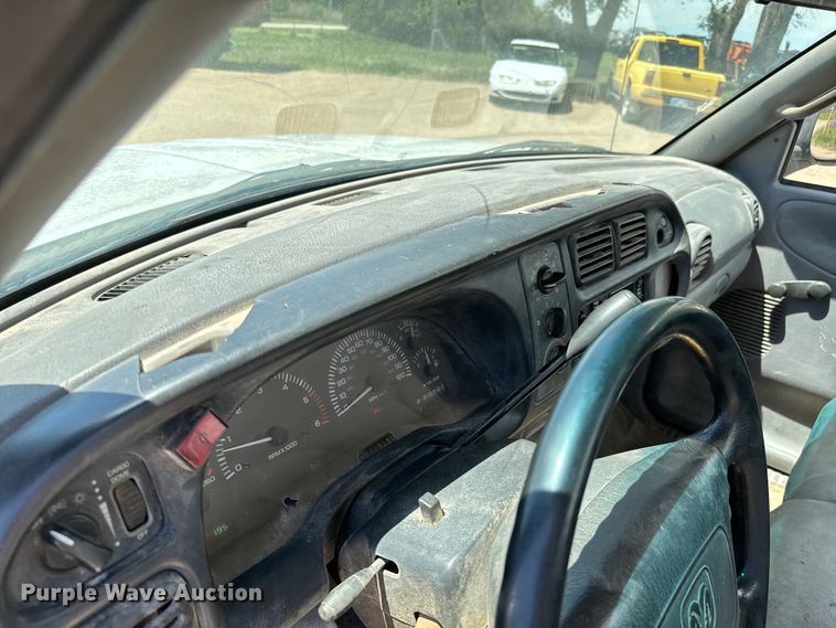 image for item NL9810 2001 Dodge Ram 1500 utility bed pickup truck