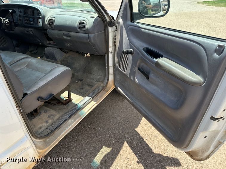 image for item NL9810 2001 Dodge Ram 1500 utility bed pickup truck