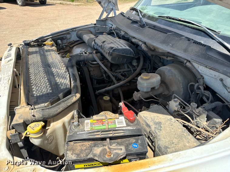 image for item NL9810 2001 Dodge Ram 1500 utility bed pickup truck