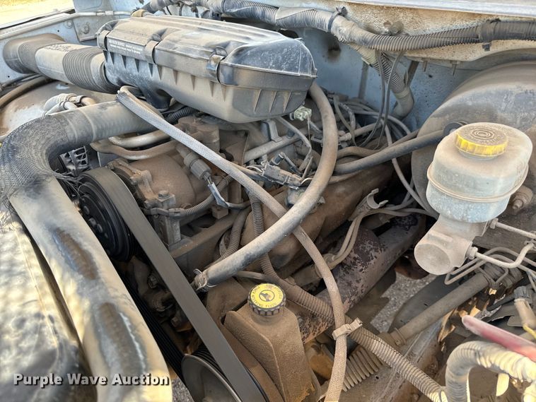 image for item NL9810 2001 Dodge Ram 1500 utility bed pickup truck