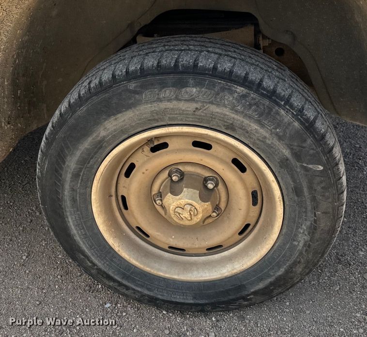 image for item NL9810 2001 Dodge Ram 1500 utility bed pickup truck