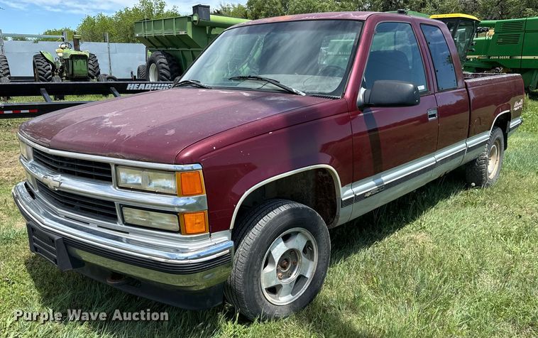 image for item NL9812 1995 Chevrolet  Silverado K1500 Ext. Cab pickup truck