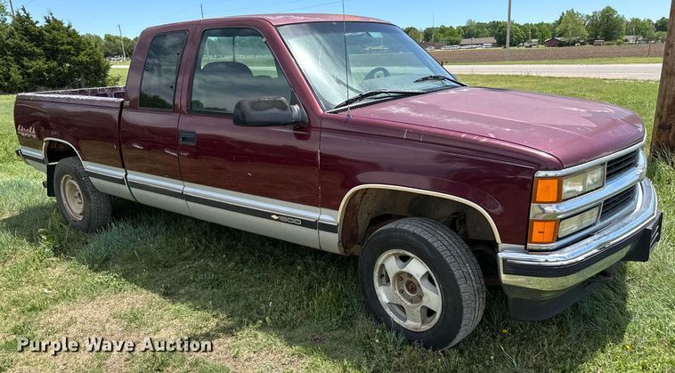 image for item NL9812 1995 Chevrolet  Silverado K1500 Ext. Cab pickup truck