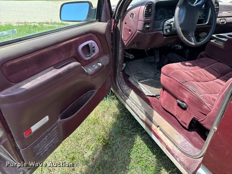 image for item NL9812 1995 Chevrolet  Silverado K1500 Ext. Cab pickup truck