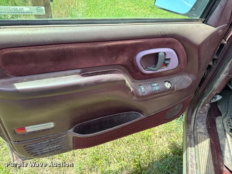 image for item NL9812 1995 Chevrolet  Silverado K1500 Ext. Cab pickup truck