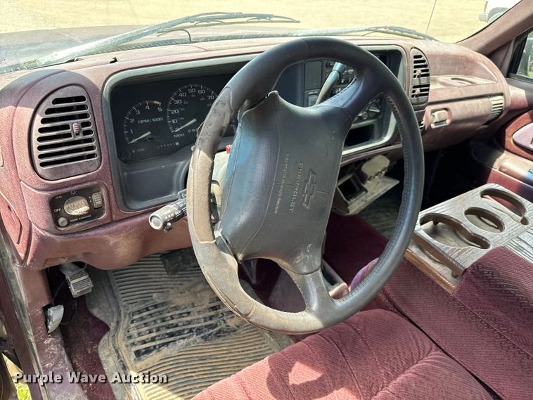 image for item NL9812 1995 Chevrolet  Silverado K1500 Ext. Cab pickup truck