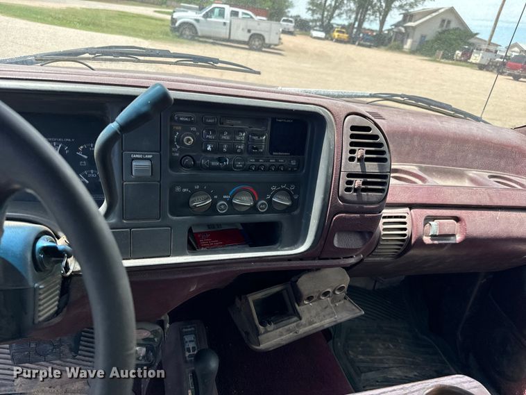 image for item NL9812 1995 Chevrolet  Silverado K1500 Ext. Cab pickup truck