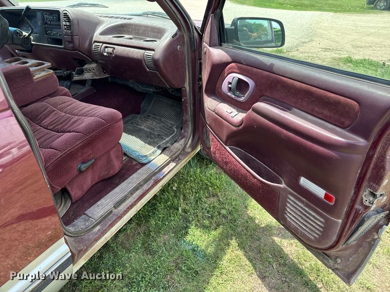 image for item NL9812 1995 Chevrolet  Silverado K1500 Ext. Cab pickup truck