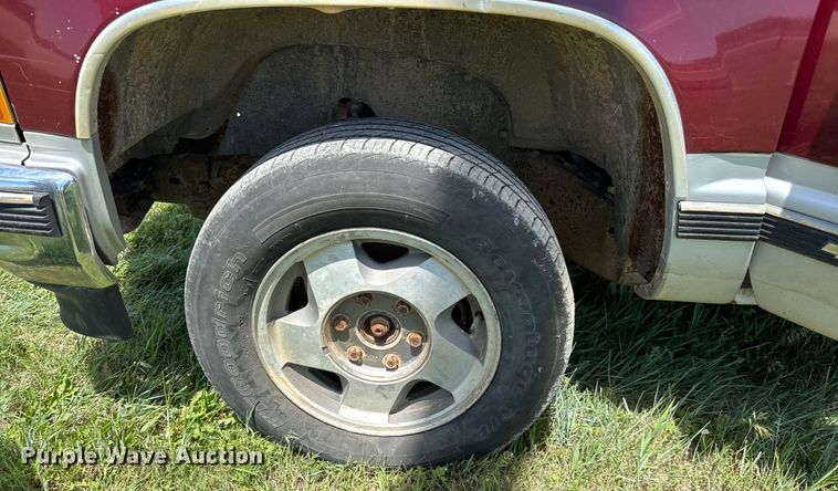 image for item NL9812 1995 Chevrolet  Silverado K1500 Ext. Cab pickup truck