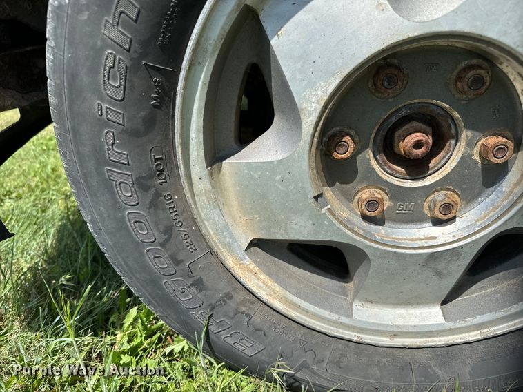 image for item NL9812 1995 Chevrolet  Silverado K1500 Ext. Cab pickup truck