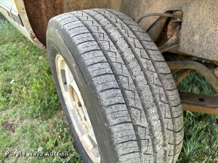 image for item NL9812 1995 Chevrolet  Silverado K1500 Ext. Cab pickup truck