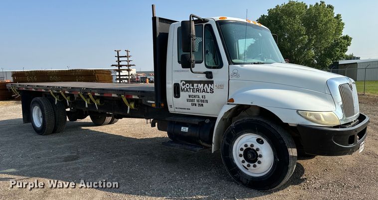 image for item NL9833 2007 International DuraStar 4300 SBA dump flatbed truck